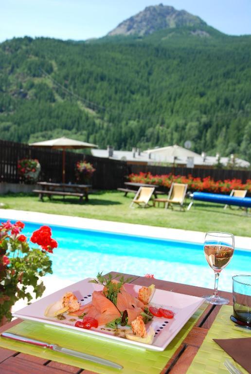 Hotel Plein Sud Serre Chevalier Ngoại thất bức ảnh
